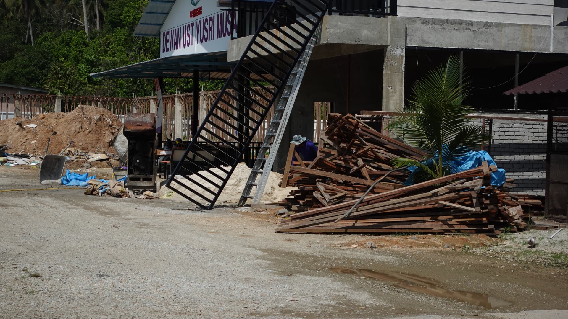 Perkembangan kerja pembinaan kemudahan Maahad